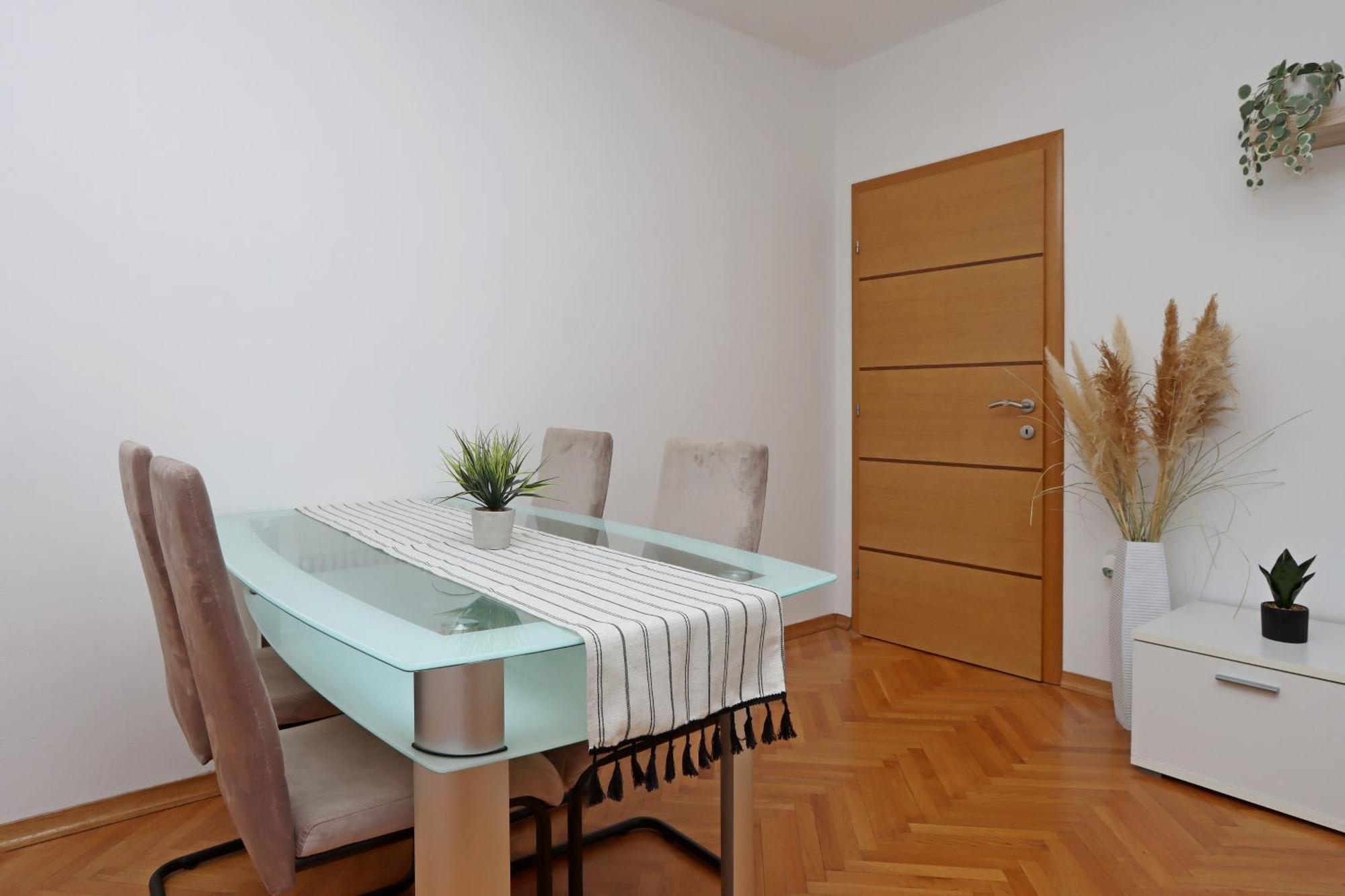 Seaside Apartments With A Swimming Pool Pag - 6412 Pag Town Rum bild