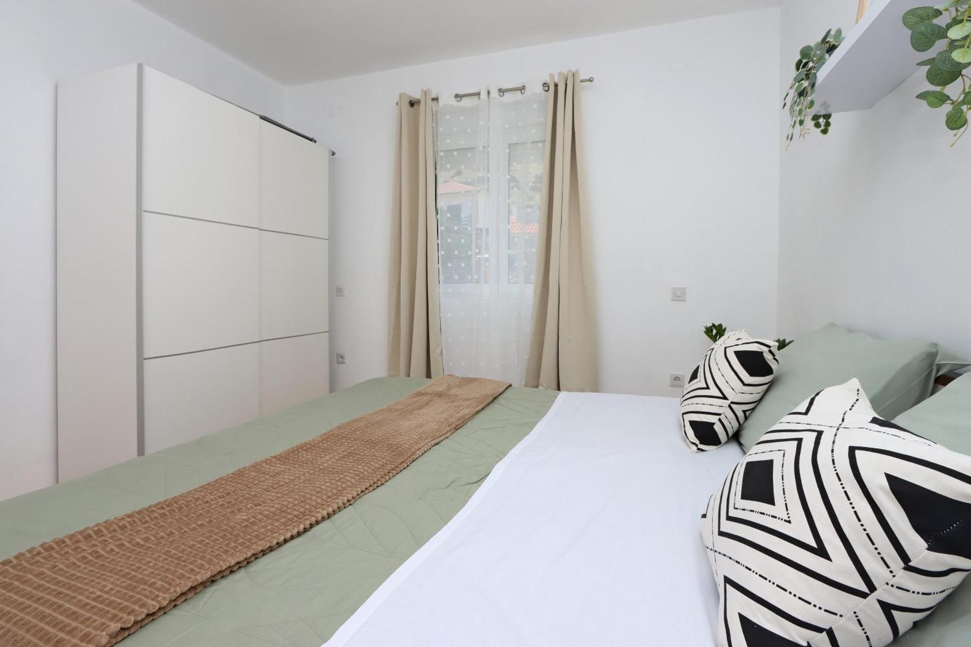 Seaside Apartments With A Swimming Pool Pag - 6412 Pag Town Rum bild