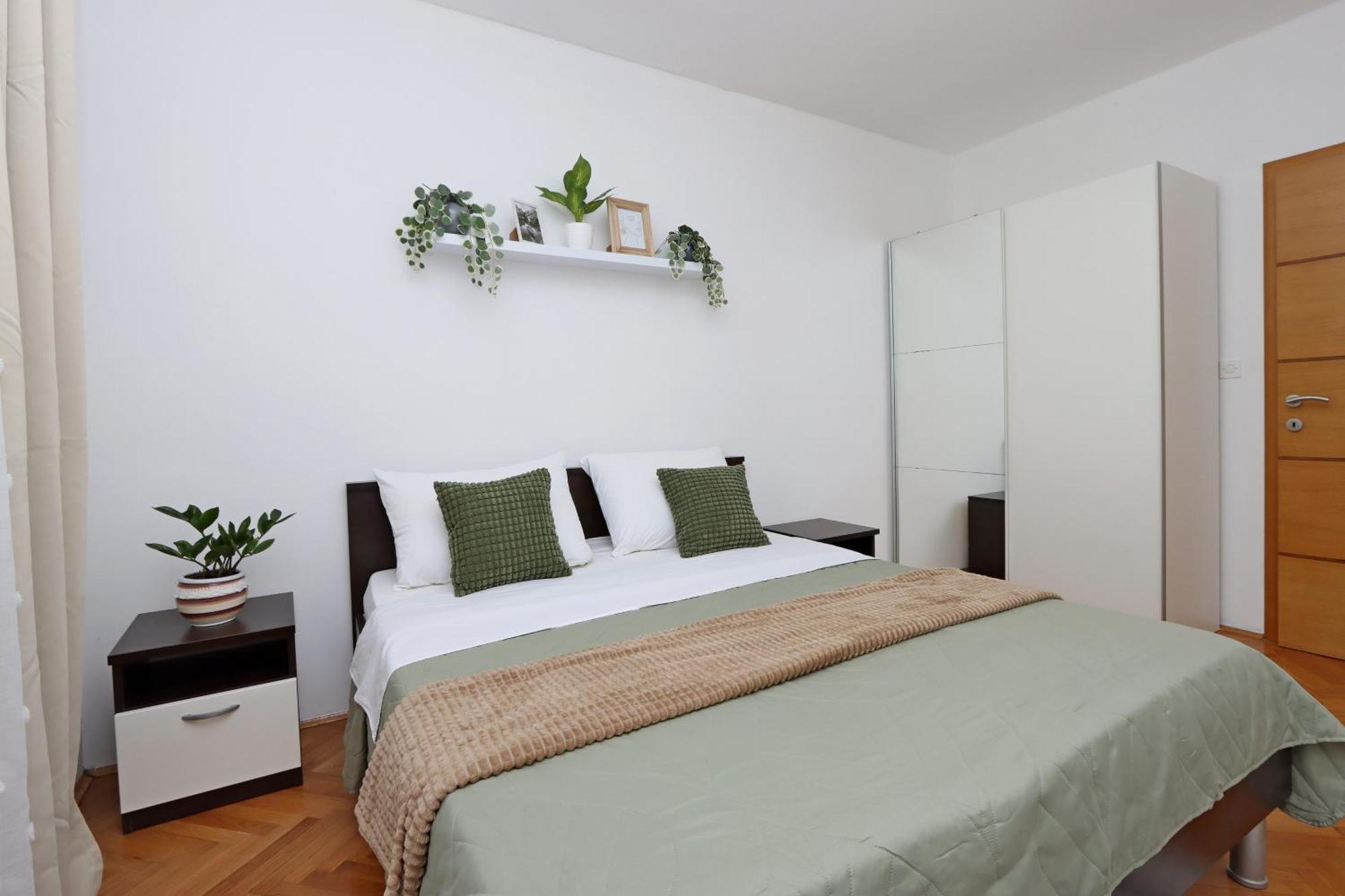 Seaside Apartments With A Swimming Pool Pag - 6412 Pag Town Rum bild